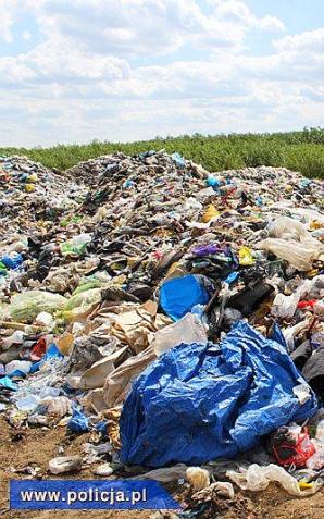 Kielce: Nielegalne wysypisko śmieci.  Setki ton odpadów