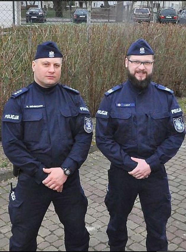 [VIDEO] 1,5-roczne dziecko uratowali Policjanci ze szkoły w Szczytnie