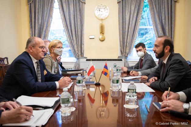 Spotkanie w USA ministra spraw zagranicznych Rzeczpospolitej Polskiej Zbigniewa Raua i ministra spraw zagranicznych Republiki Armenii Ararata Mirzoyana